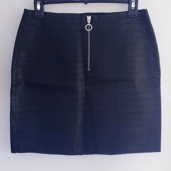 🛍FREEW/PURCHASE🛍Faux snake skin skirt - Picture 1 of 6